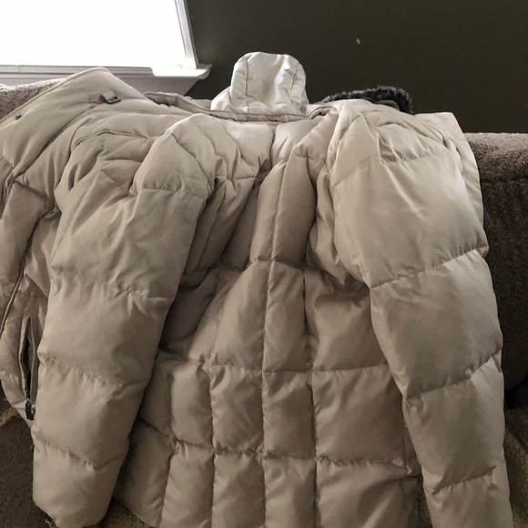 Woman’s Nautica winter coat - Picture 3 of 4
